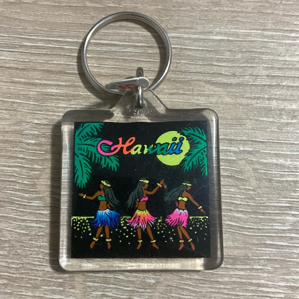Vintage Hawaii Keychain Acrylic Rainbow Hula Girls Retro 1.5”